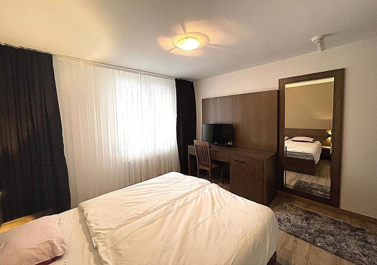 Motel Des Fleurs Servion Εξωτερικό φωτογραφία