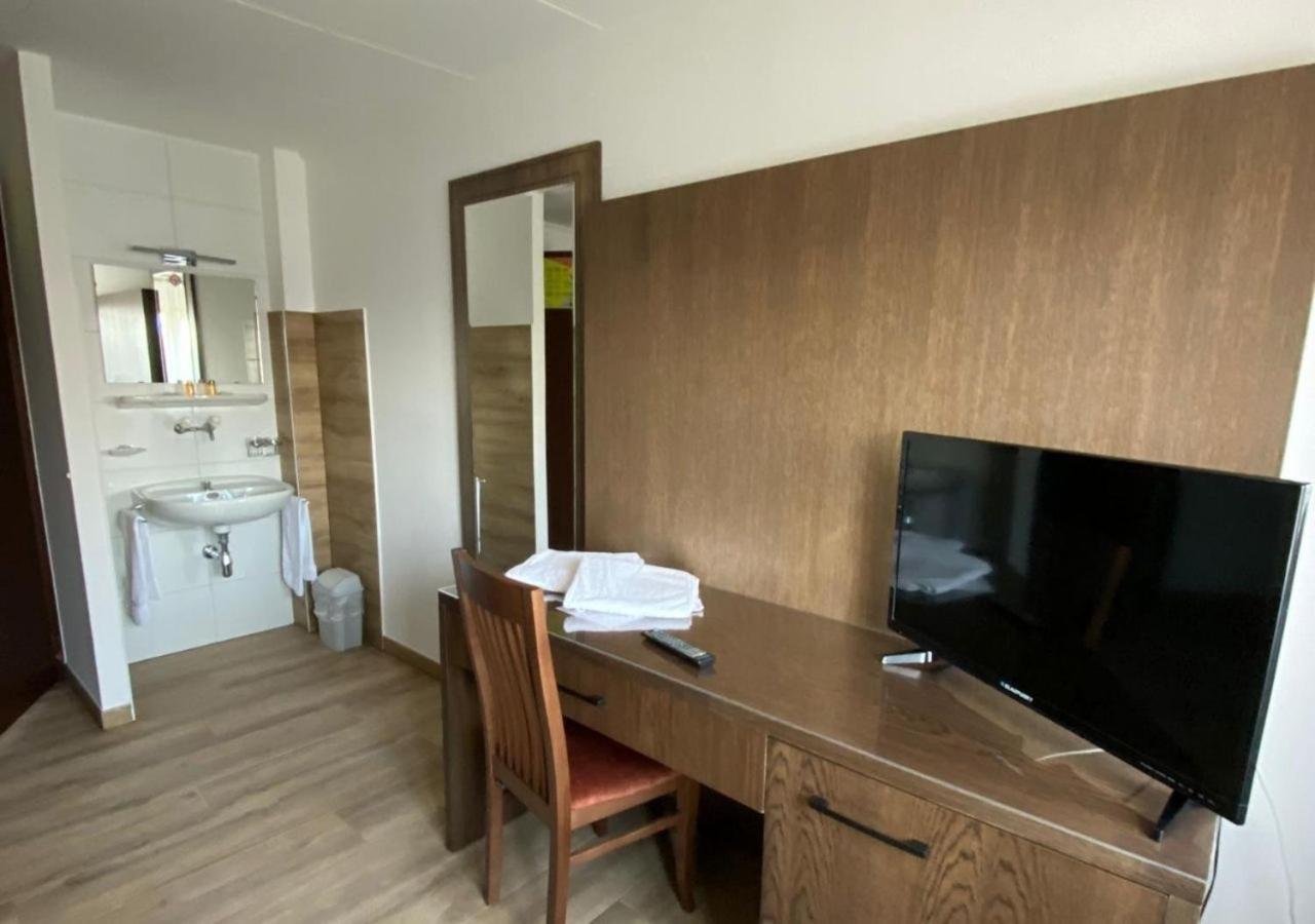 Motel Des Fleurs Servion Εξωτερικό φωτογραφία