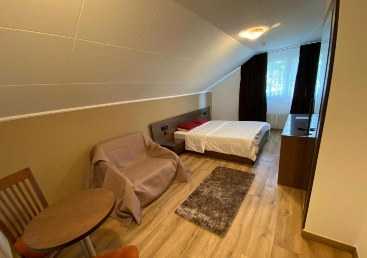 Motel Des Fleurs Servion Εξωτερικό φωτογραφία