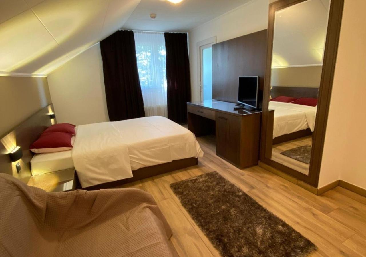 Motel Des Fleurs Servion Εξωτερικό φωτογραφία